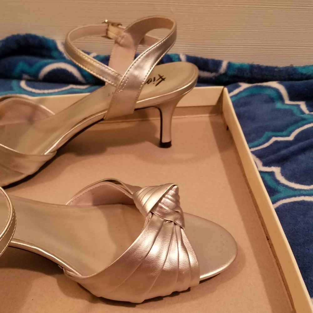 High Heels - image 4